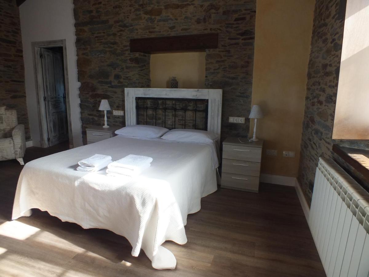 Apartamentos Puerta Del Castro Coana ภายนอก รูปภาพ